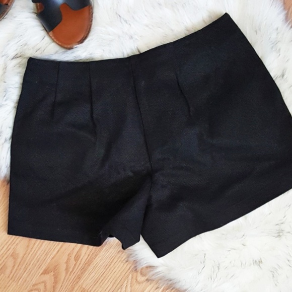 $30⬇️ Boston Proper Black High Rise Shorts - Picture 3 of 5